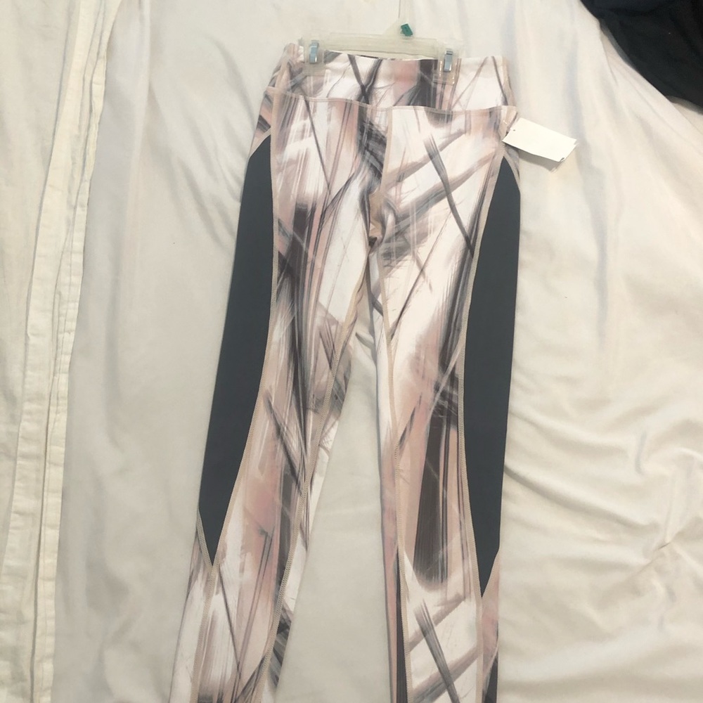 ** BRAND NEW* Zella pants w/ cute design for girls